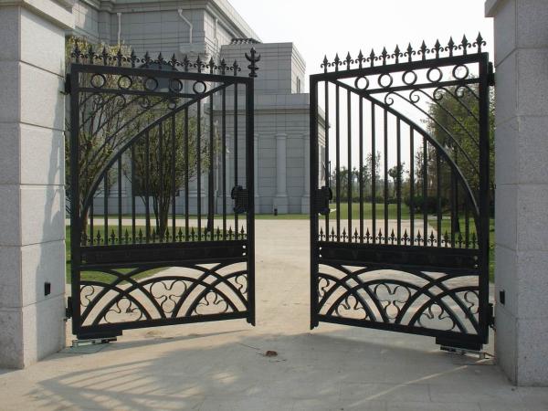 Cheap Anti Rust Metal Panel Waterproof Wrought Iron Fence Gate for sale