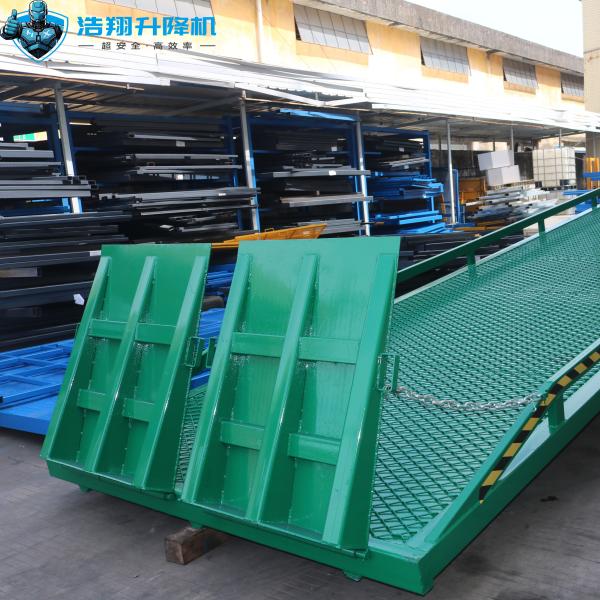 Cheap Mobile Dock Ramp 10T-10M Loading Dock Hydraulic Ramp for sale