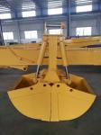 1.2m3 Clamshell Bucket In Conjunction Grabbing Loading Bulk Materials