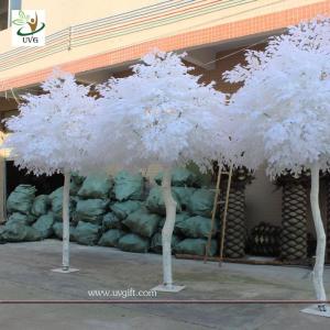 China UVG GRE011 10ft white artificial christmas tree with wood fake banyan trees for party decoration on sale