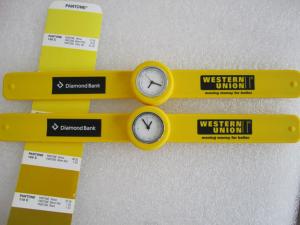 Cool Western Uion Gift Silicone Slap Watch Interchanable Face Children Watch In Yellow Band With Printing Logo