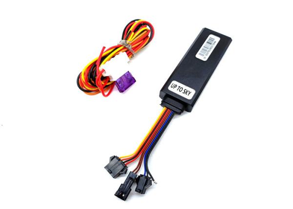 Cheap ACC Ignition GPS Tracking Devices For Cars Hidden Voice Listening Door Alarm for sale