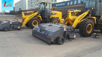 Cheap wheel loader pick-up sweeper,wheel loader sweeepr broom with water tank skid steer sweeper for sale