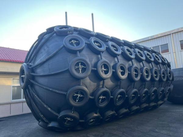Cheap Chain And Tire Net Installation Method Dock Floating Inflatable Fender 50kPa/80kPa For Versatile Protection for sale
