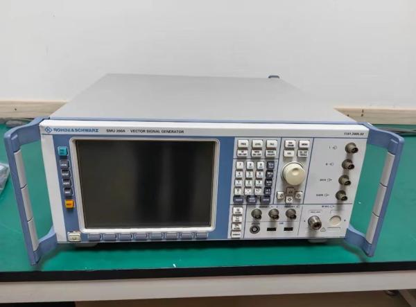 Cheap Portable R&S SMU200A Digital Signal Portable RF Frequency Generator for sale