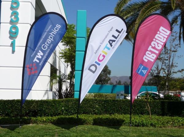 Cheap Custom Feather Display Flags And Banners Outside Advertisement Flags for sale