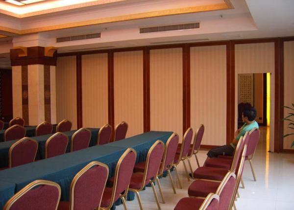 Cheap Acoustical Mobile Folding Sliding Partition / Classroom Wall Partitions for sale