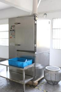 Cryogenic Deburring/Deflashing Machine. Deep-Cold Technologics;Nitrogen Deburring Machine;Shot Blast Deflashing Machine