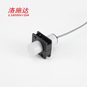 China D34 PNP Capacitive Proximity Sensor DC Smooth Plastic Body For Liquid Level Detection on sale