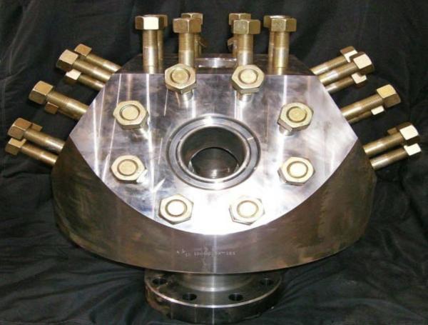Cheap API 6A Wellhead Casing Head With 6 Exit Connection 7 1/16"-10M Customized Design for sale