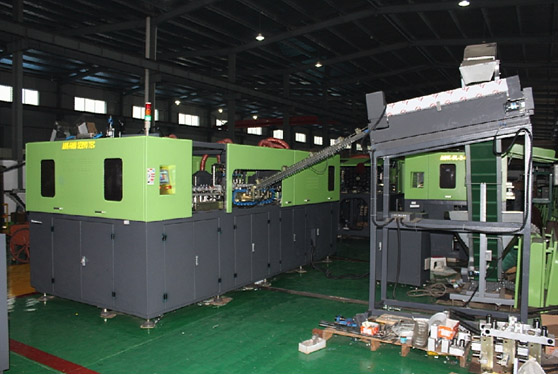 Automatic PET Bottle Blowing Machine 380V 50HZ Voltage High Adjustability