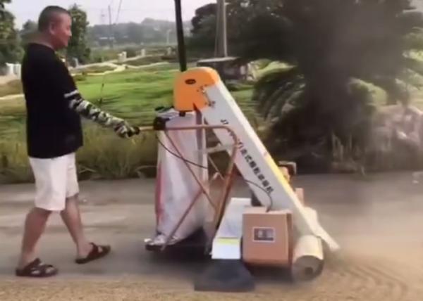 Cheap Mobile Self Walking Grain Collecting And Bagging Machine ISO certified for sale