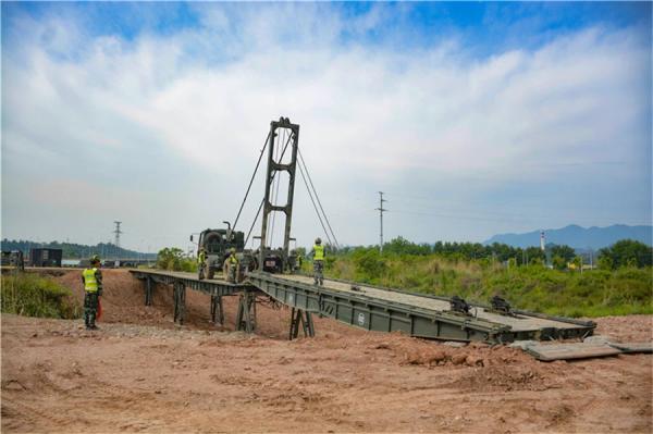 Cheap Tracked Load 60t Mechanized Bridge Temporary Modular Bridge for sale