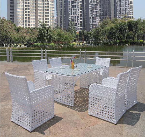 Cheap YLX-RN-043 White Rattan Outdoor Chair and Table for sale