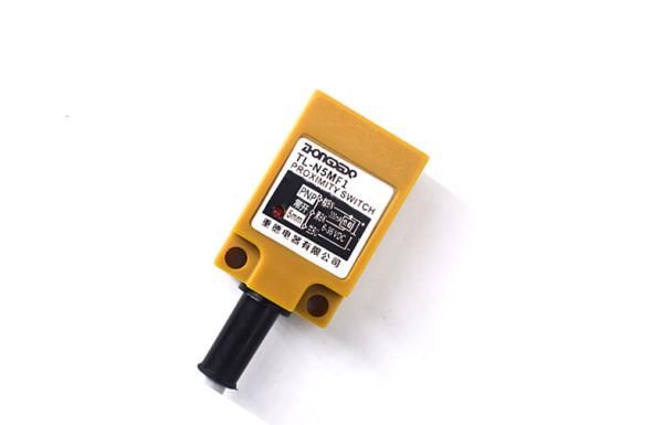Cheap PNP Inductive Proximity Switch , Miniature Inductive Proximity Sensor for sale