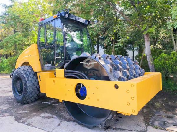 Cheap 14 Ton Mechanical Single Drum Road Roller LT214B with Sheep Foot for sale