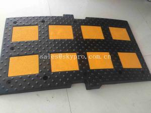 Best High Reflective Recycled Traffic Safety Rubber Speed Bumps Easily Installed wholesale