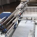 PLC Controlled Automatic Paper Folding Machine Flexible With Touch Screen