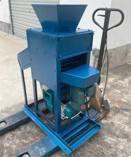 Cheap soybean peeling machine, broad bean peeling machine, black bean peeler for sale