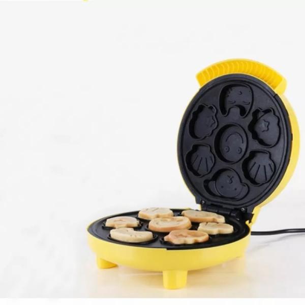 Cheap Customized Design 2 In 1 Mini Electric Pancake Maker And Crepe With Pancake Maker Pan For Die Casting for sale