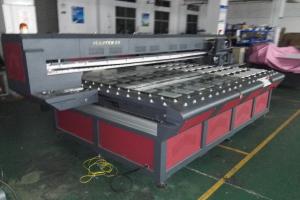 China Digital UV Flatbed Printer , Large Format Printing Machine High Resolution on sale