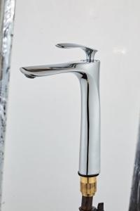 Best Single Hole 12L/Min Hot Cold Water Wash Basin Faucet wholesale