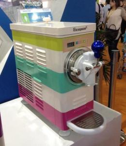 Oceanpower Mini Table Top Frozen Yogurt machine/Soft Ice Cream Machine.Low noice.