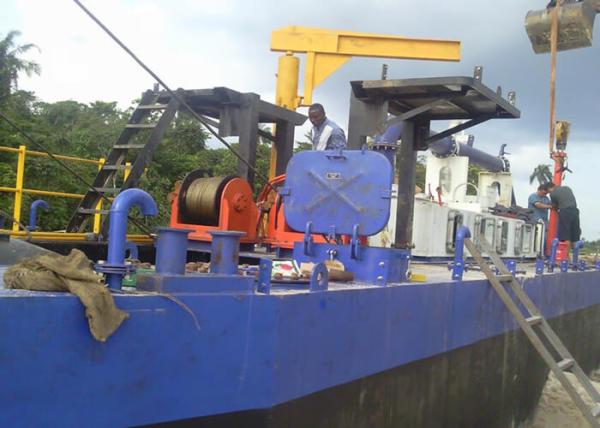 Cheap Advanced Submersible Dredge Hydraulic Water Cooled Engine With Air Conditioning for sale