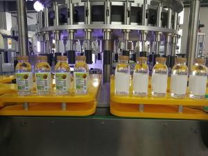 Efficient Bottle Rotary Sticker Labeling Machine Equipment PLC touch screen