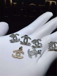  classic full diamond pendant 18kt gold  with yellow gold or white gold