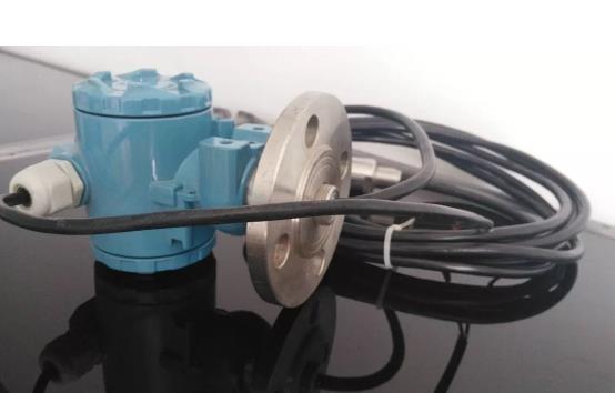 Cheap Oil Resistance Hydrostatic Level Transmitter With Hart / RS485 Output for sale