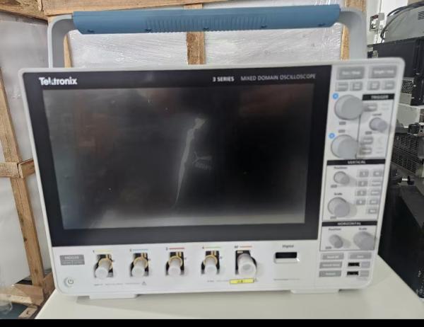 Cheap Tested good Tektronix 3 Series MDO Mixed Domain Oscilloscopes MDO32 and MDO34 for sale