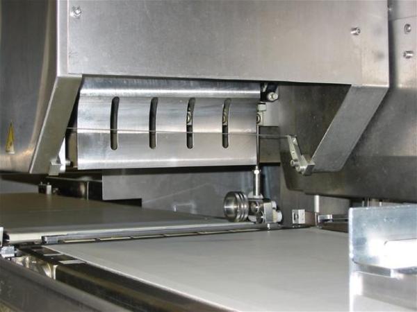Cheap High Frequency Small Ultrasonic Bread Slicing Machine Customized Fast Speed for sale