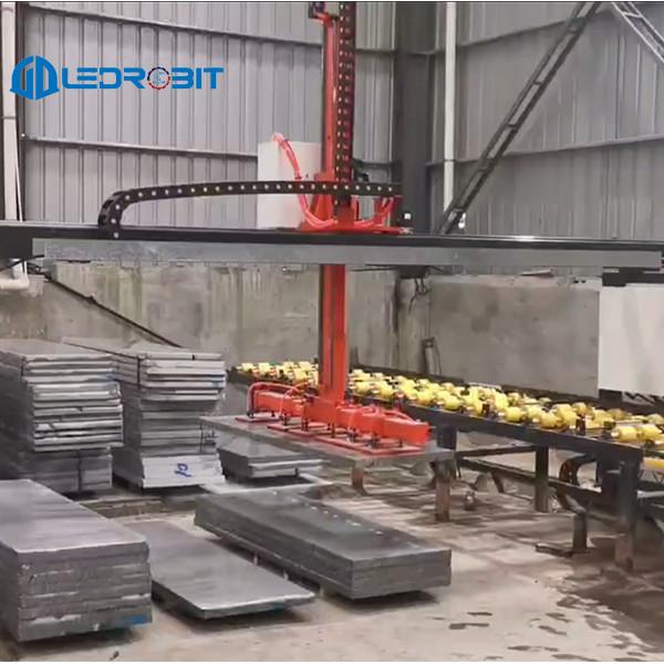 Cheap 2-5 Axis Loading Unloading Robot With 300kg-3000kg+ Payload for sale
