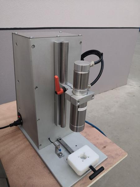 Cheap 220V Aluminium Semi Auto Capping Machine , Screw Cap Sealing Machine for sale
