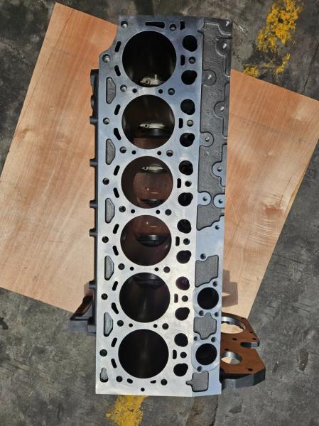 Cheap 22468043 Volvo Cylinder Block Model D6e Cylinder Block Assy for sale