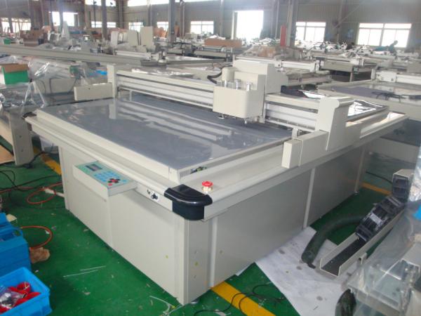 Cheap No Burning Box Cutting Machine / Flatbed Cutting Plotter For  Display for sale