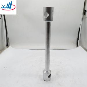 China Tool 32x33 Tire Torque Wrench For Repairing Trucks on sale
