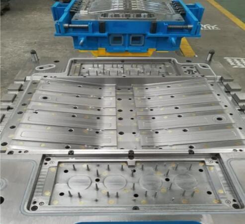 Cheap Long Life Using Metal Casting Molds , Permanent Mould Casting Eco Friendly for sale