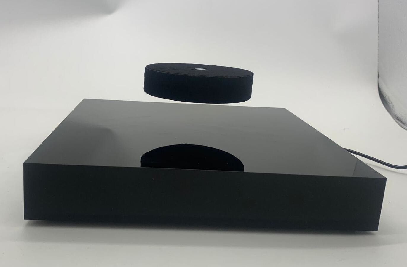 new wireless charging base magnetic levitation bottom bottle shoes 2000g 2kg display rack with induction