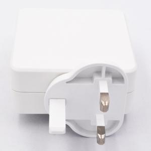 China 12V 1.5A USB Type C PD Charger / New MacBook Usb C Laptop Charger 48 * 48 * 26MM on sale