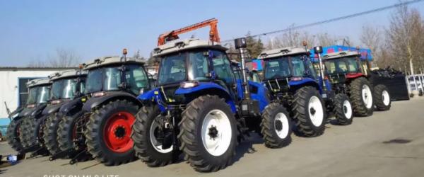 Cheap 4wd 4*4 used farm tractors with loaders flat tyre  steering hydraulic tractor with front end loader tractor for sale