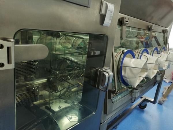 Cheap Laminar Flow Pvc Sterility Test Isolator With 4 Gloves For Laboratory Isolation System for sale