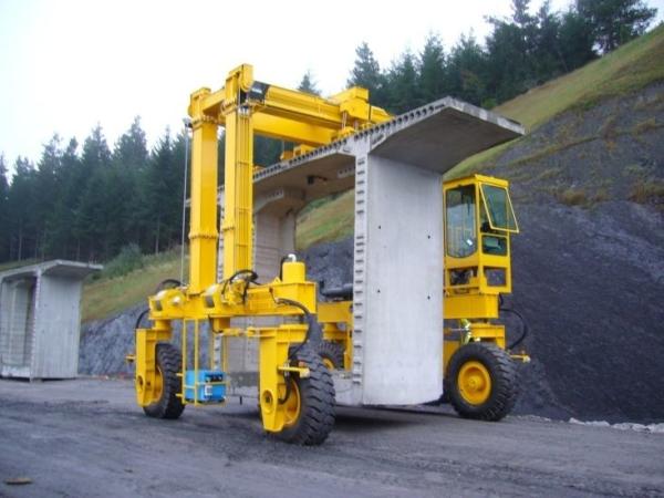 Cheap 18-35m Span Automated Rubber Tyred Gantry Rtg Gantry Crane Remote Control for sale