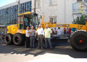 Best Electrically Controlled Motor Grader Machine , 15.4Tons Operating Weight Land Leveling Machine wholesale