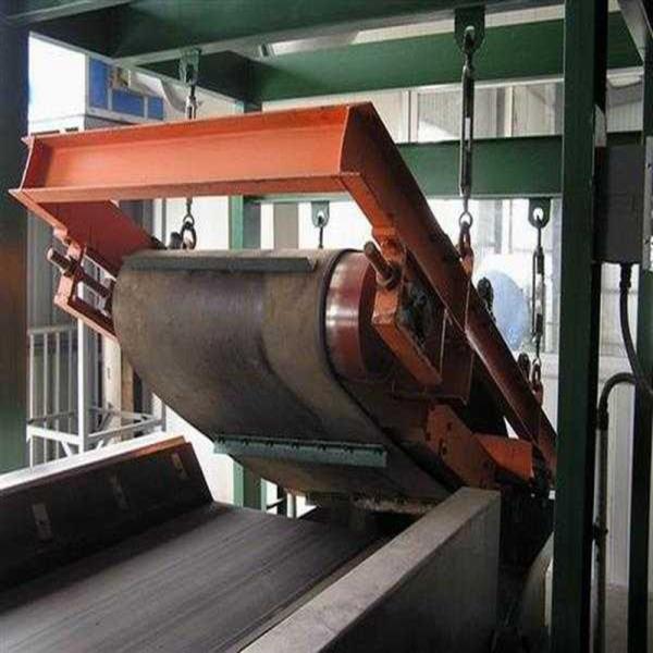 Cheap Auto Discharge Belt Cross Permanent Magnetic Separator for Iron Remover in 500-2000mm Width for sale