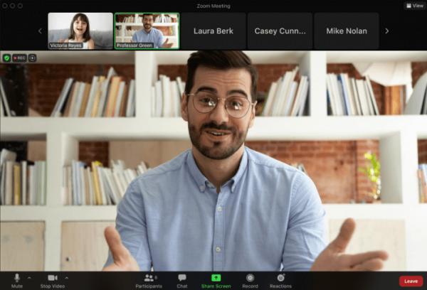 Cheap Zoom conference call now provides free users with functions such as automatically generating subtitles for sale