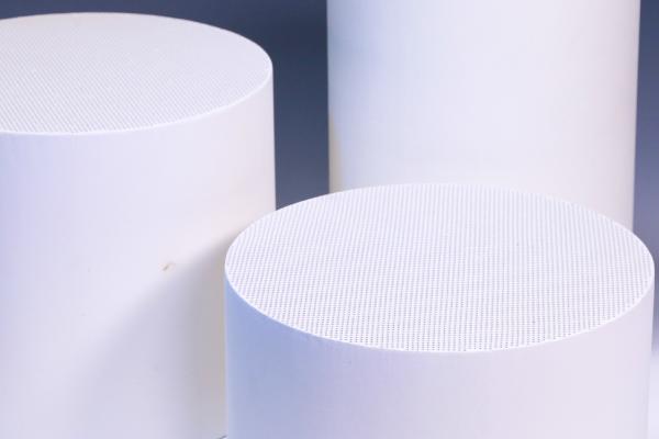 Cheap Honeycomb Ceramic Catalyst DPF Substrate / 200CSI Catalytic Particle Filter for sale