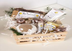 Personalized Rustic Wood Serving Tray With Cover , Wooden Photo Serving Tray For Storage