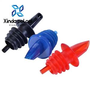 China Bar Plastic Pour Spout Measured Water Olive Oil Pourer Cap on sale